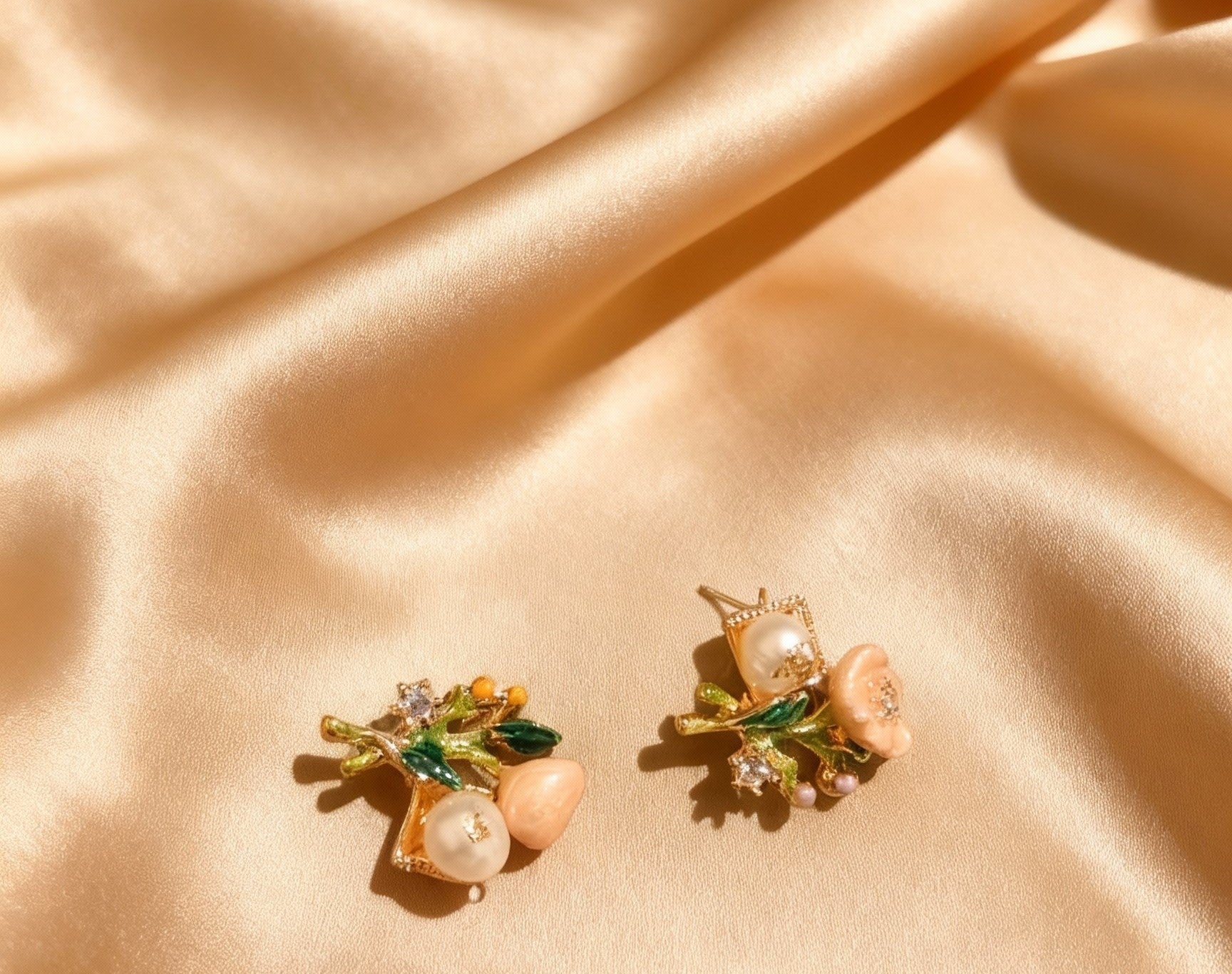 Flower gold earrings. Inspired by Monet's painting, perfect for artists, professional women on weekend outings 